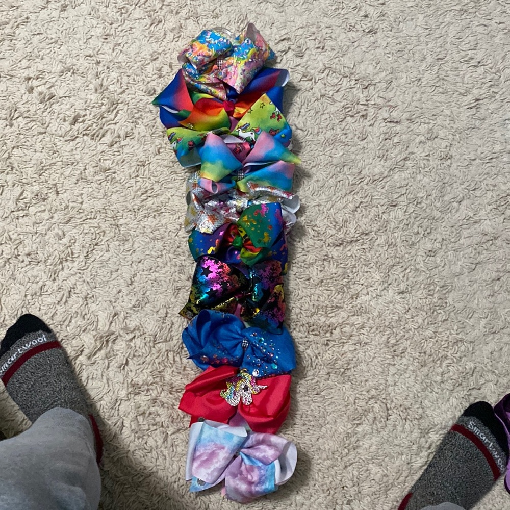 10 big Jojo bows